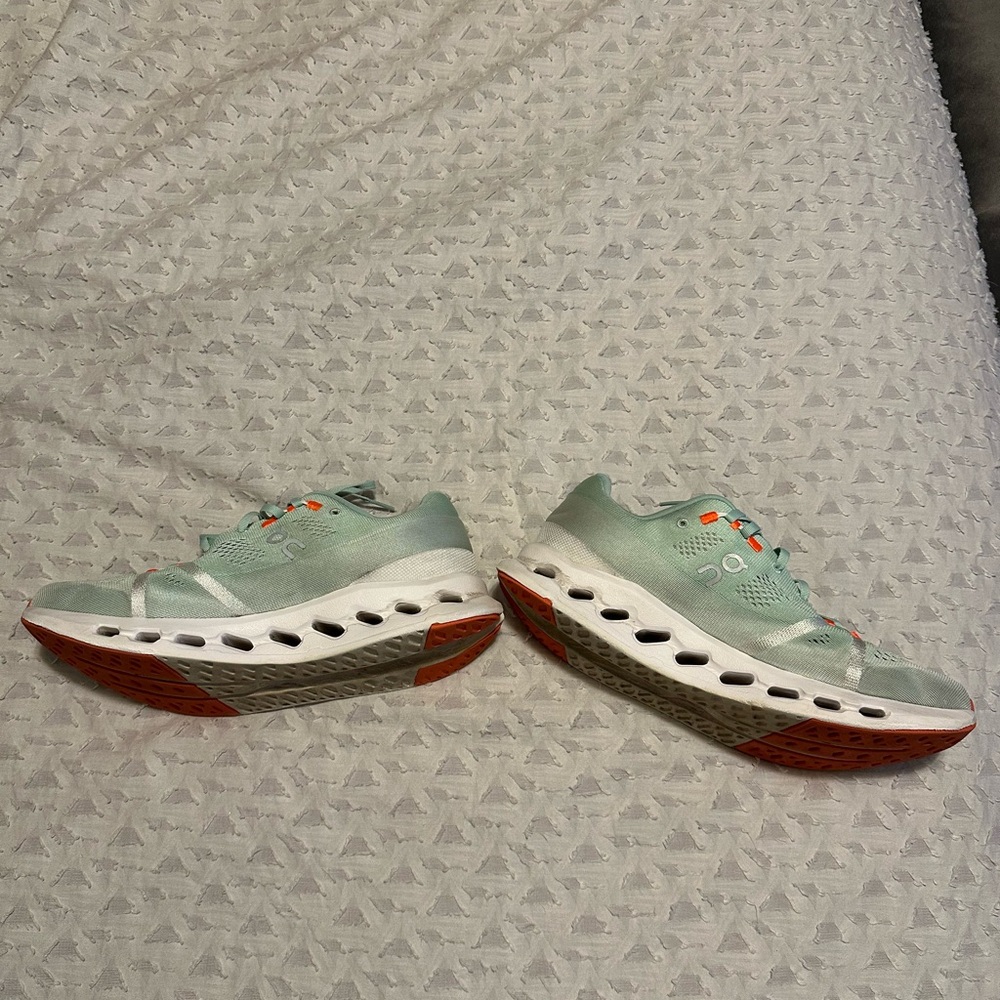 On Running Men's Mint and Orange Athletic Shoes cloudsurfer size 10.5 - Picture 6 of 9